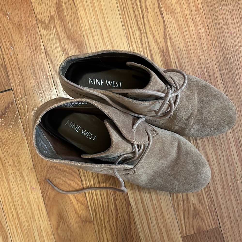 🎈5 for $15🎈Nine West wedge ankle boot size 5 - Picture 3 of 5